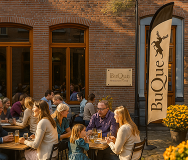 Beachvlag bij restaurant